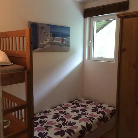 Laerchenhof Nr 8 *