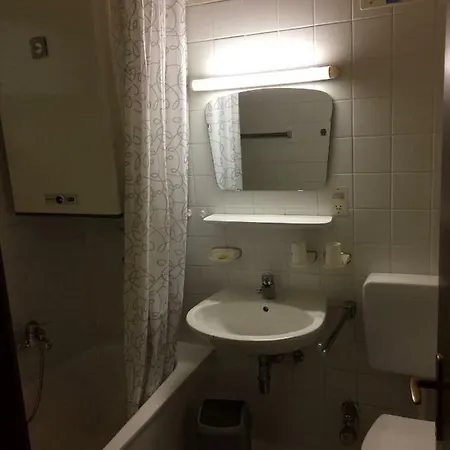 Laerchenhof Nr 8 * Innerkrems